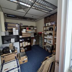 OG Albert Complex (D7), Office #622583801